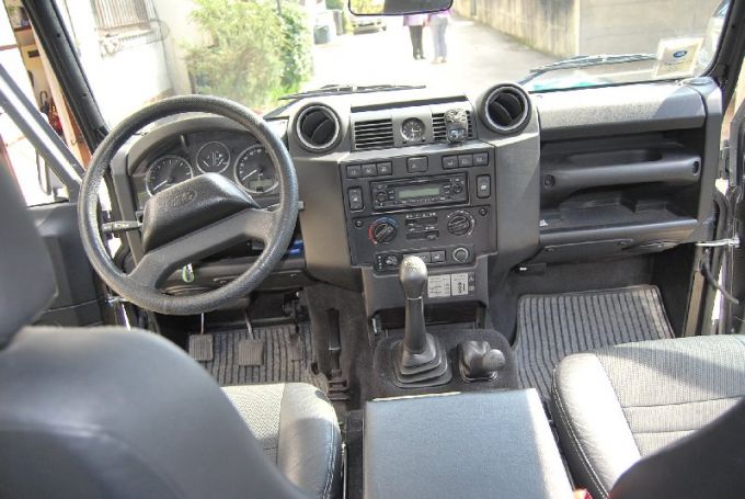 defender-110-sw-2008-5.jpg