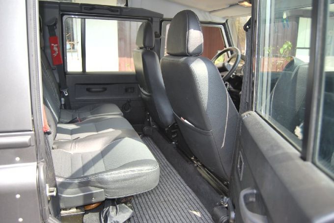 defender-110-sw-2008-9.jpg